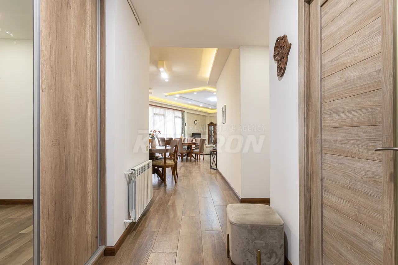 4 bedroom apartment for sale Yekmalyan St, Center Yerevan, 158583