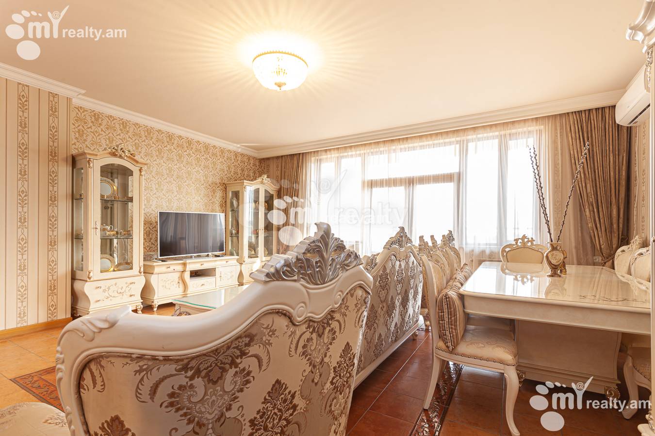 3 սենյականոց բնակարան  Սայաթ-Նովայի պող, Կենտրոն Երևան, 155779