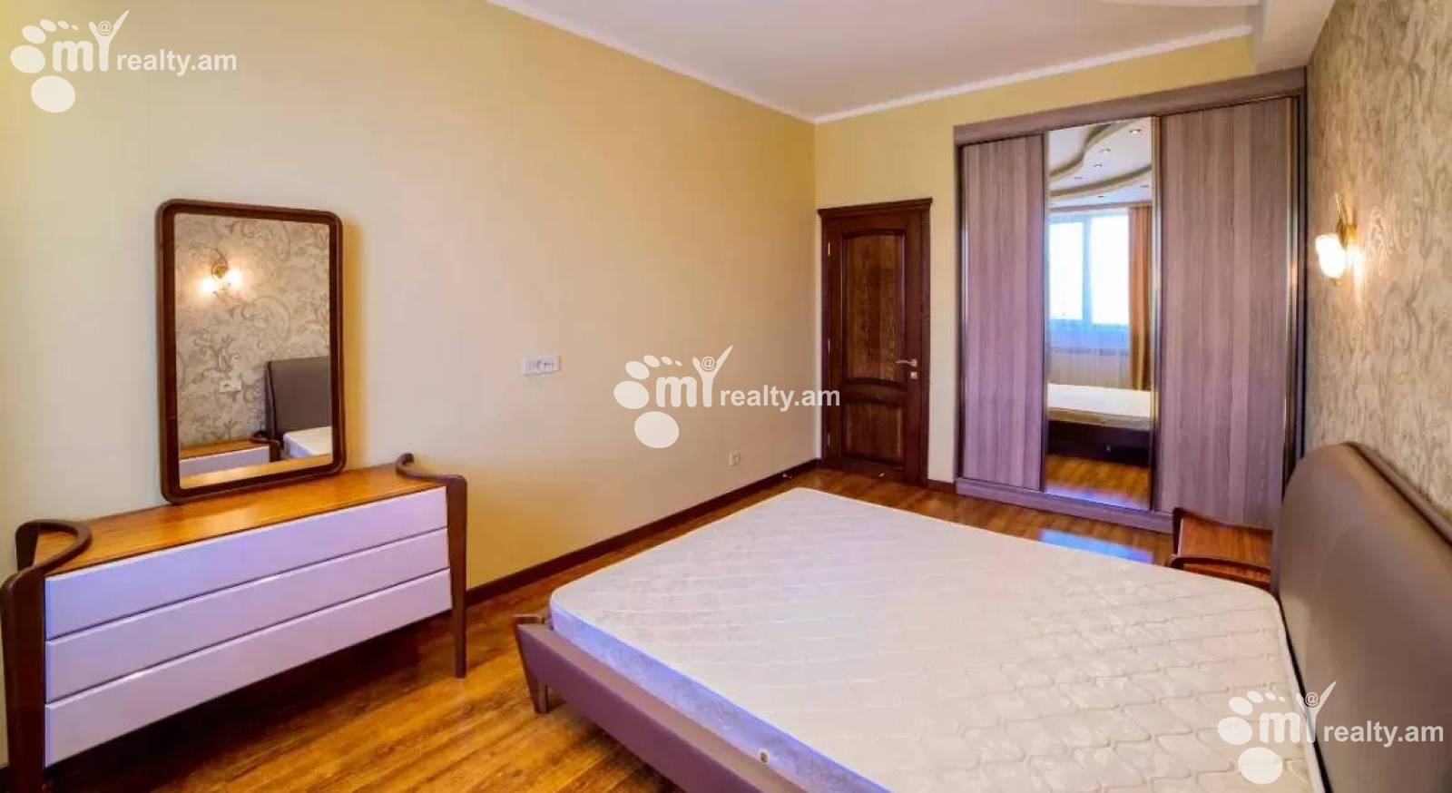 Снять 4 комнатную квартиру Сасна Црер ул., Давташен Ереван, 148331