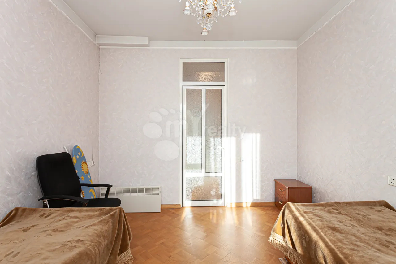 4 bedroom apartment for sale Khanjyan St, Center Yerevan, 160377