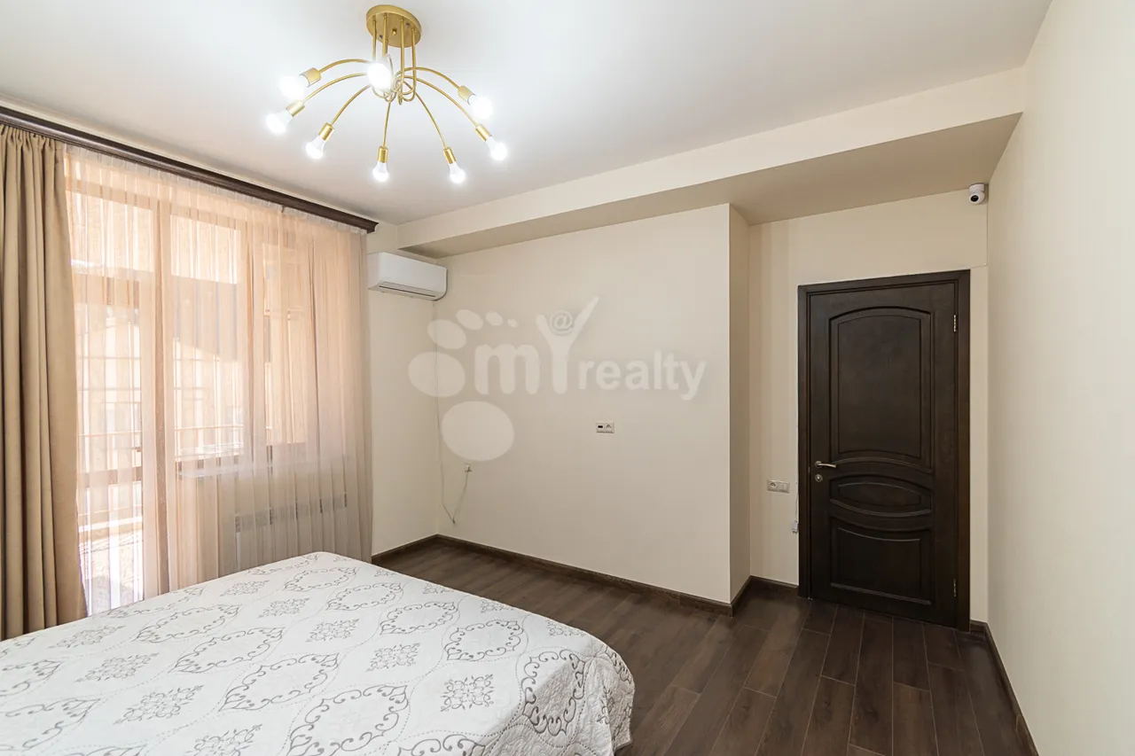 3 bedroom apartment for sale خیابان آنتارایین, مرکز شهر ایروان, 160385