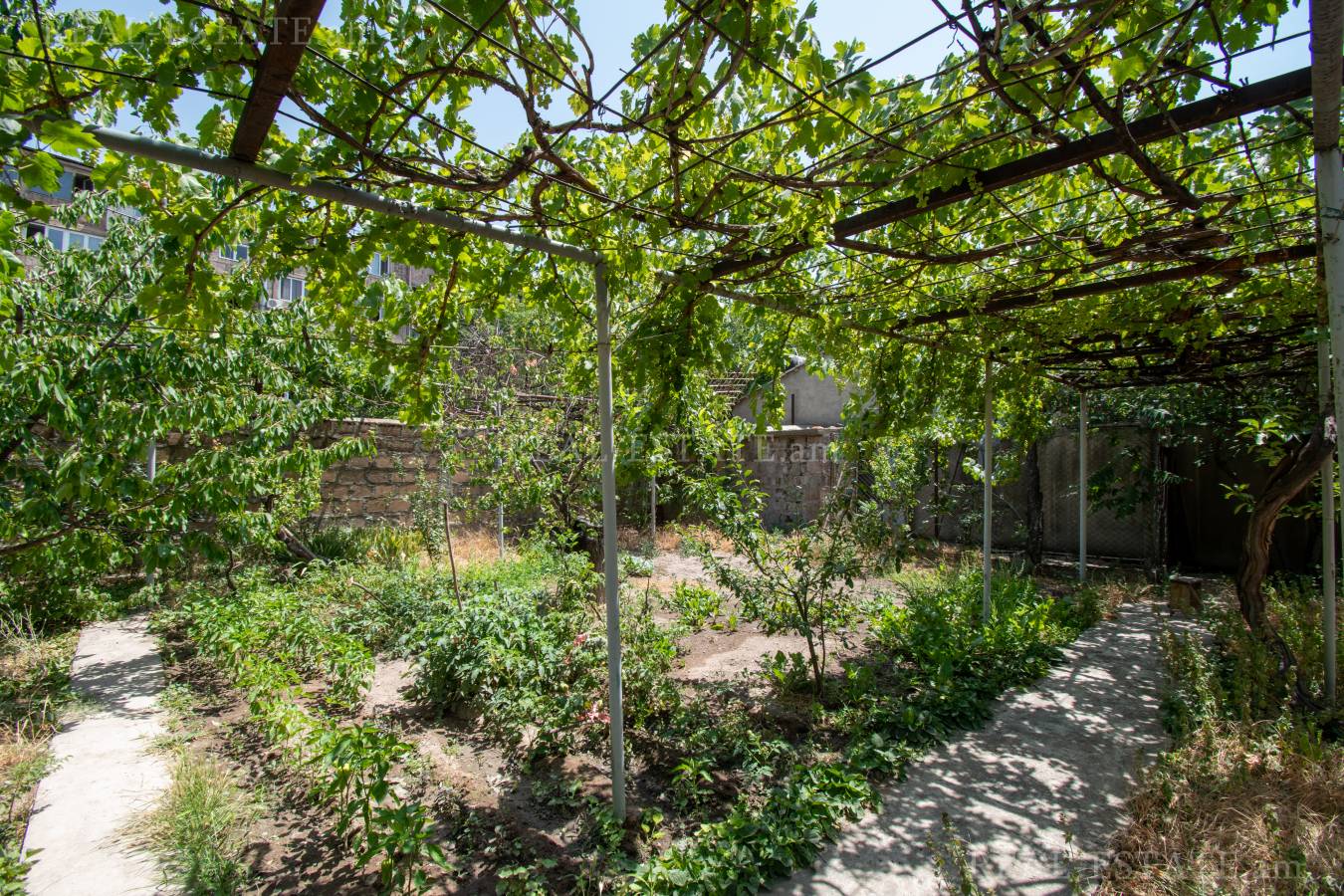 House for sale خیابان اِرزنکیان, عربگیر ایروان, 131697