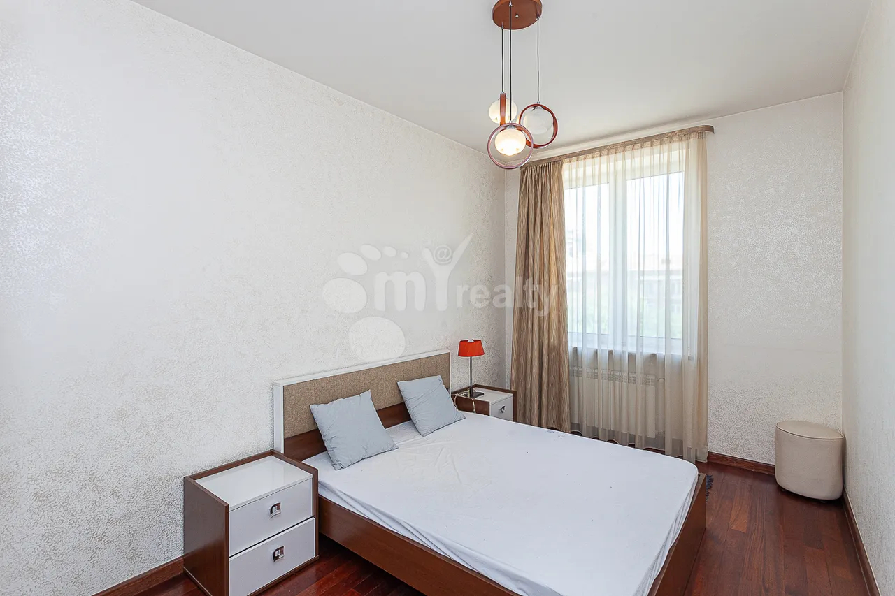 3 bedroom apartment for rent Tamanyan St, Center Yerevan, 157574