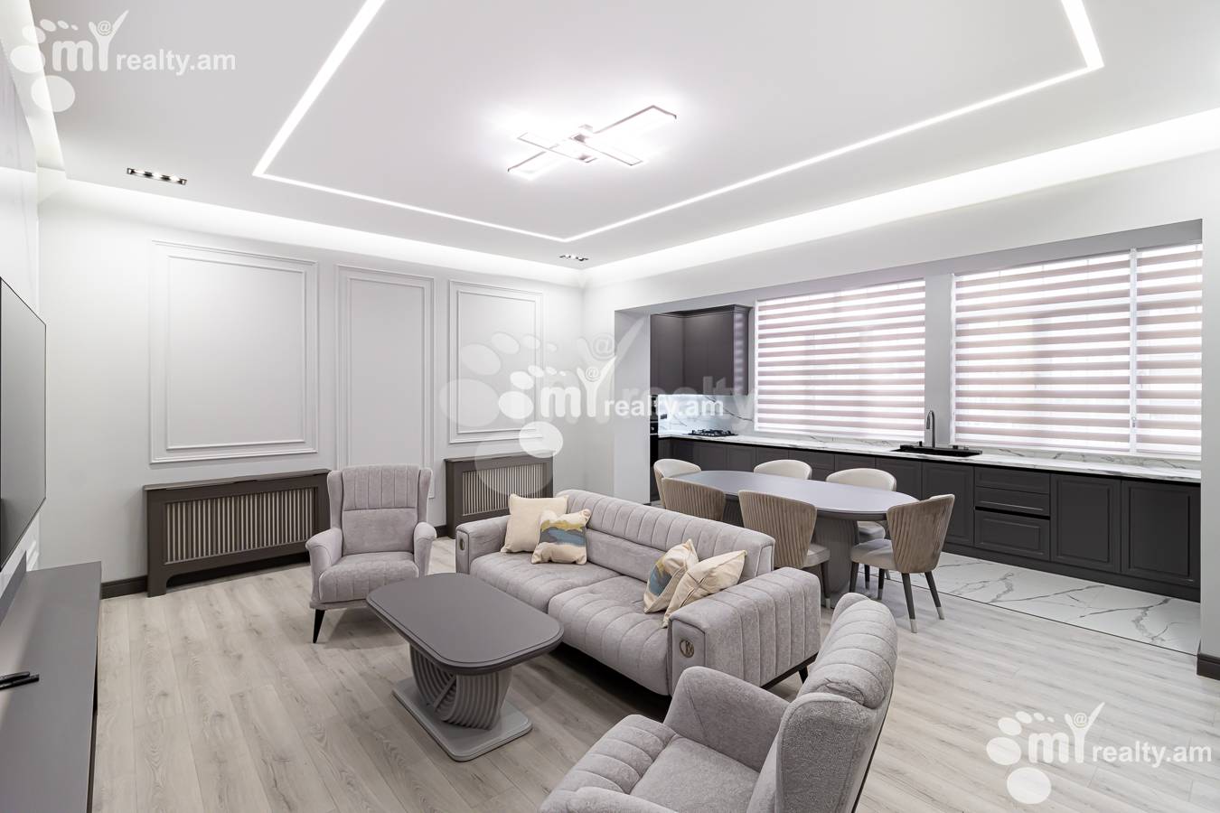 2 սենյականոց բնակարան  Հանրապետության փող, Կենտրոն Երևան, 153966