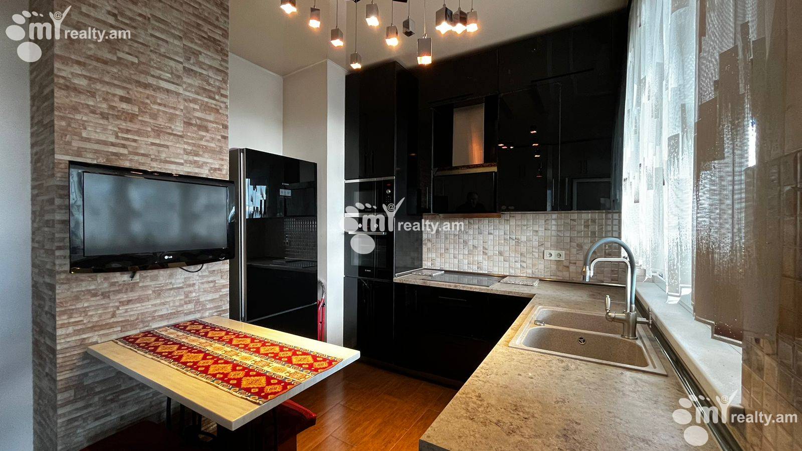 4 bedroom apartment for sale Rostom St, Center Yerevan, 160225