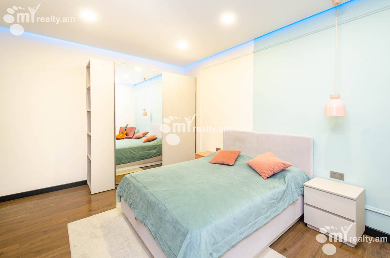 4 bedroom apartment for sale خیابان آرگیشتی, مرکز شهر ایروان, 143934