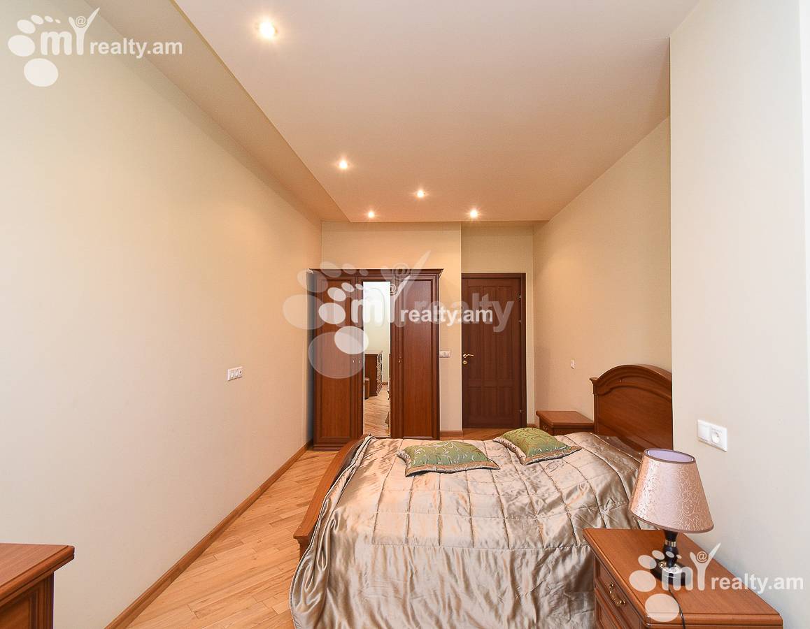 Купить 4 комнатную квартиру Саят-Нова пр, Центр Ереван, 155440