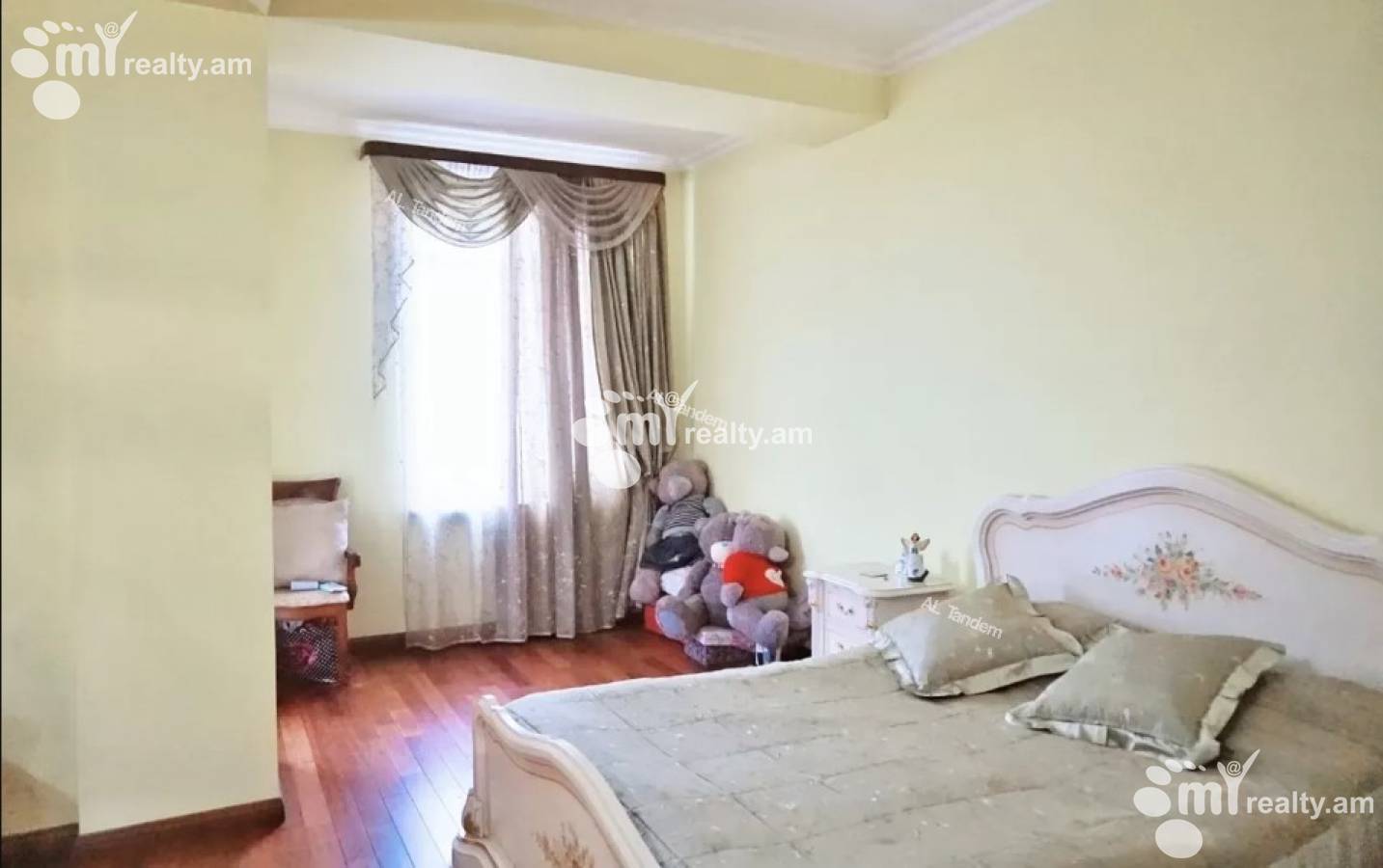 3 սենյականոց բնակարան  Չարենցի փող, Կենտրոն Երևան, 125709