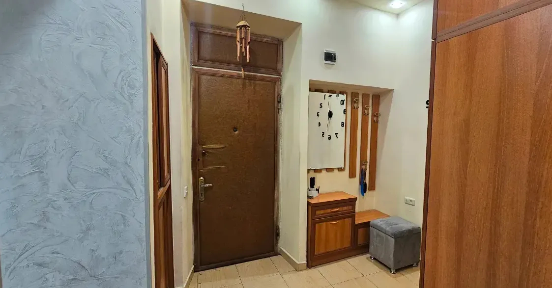 3 սենյականոց բնակարան  Կիևյան փող, Արաբկիր Երևան, 161851