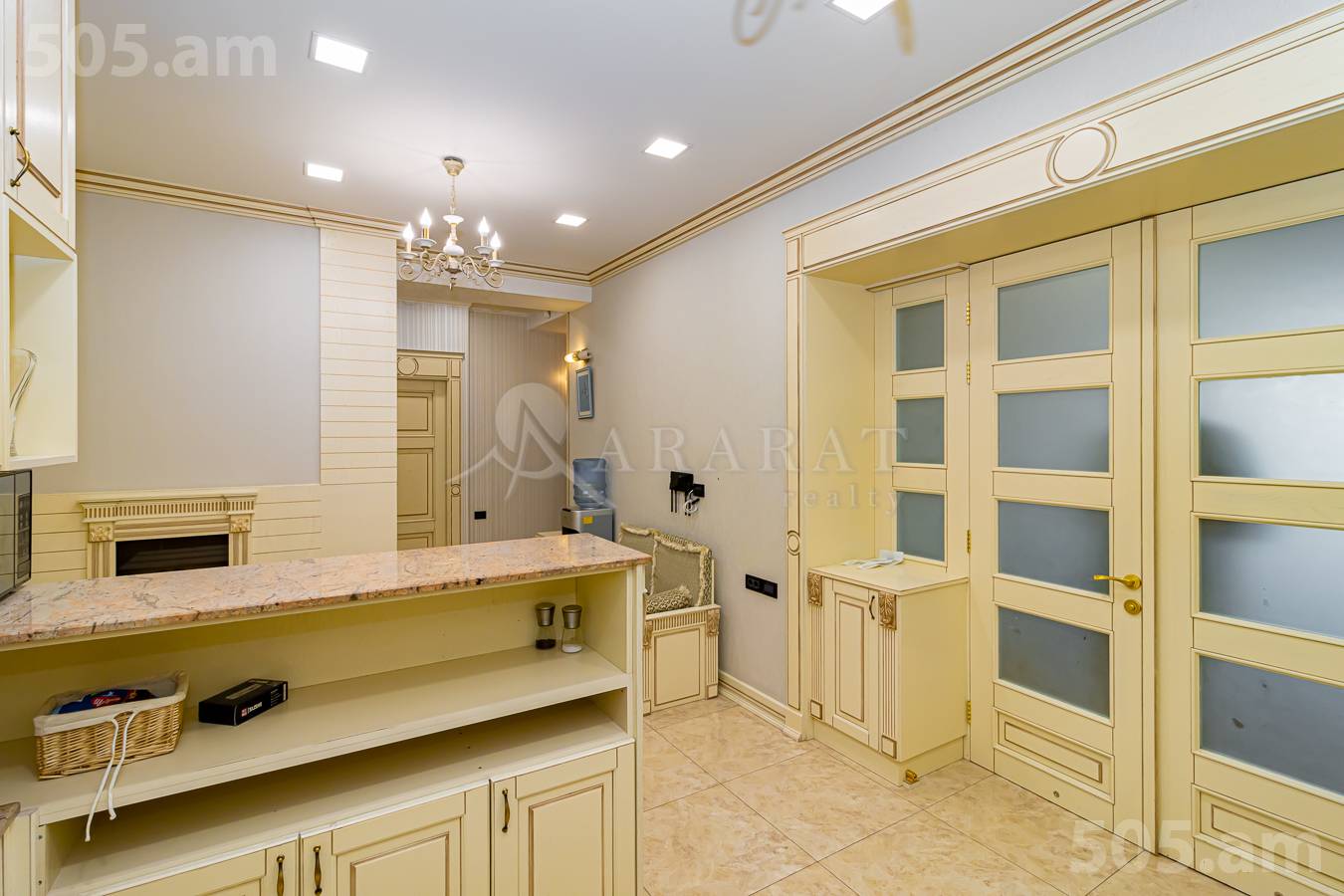 3 սենյականոց բնակարան  Ծիծեռնակաբերդի խճուղի, Կենտրոն Երևան, 153588