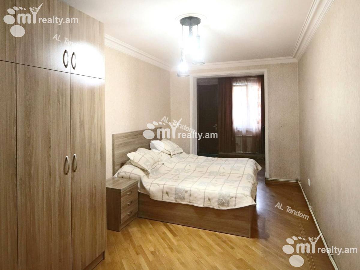 3 bedroom apartment for rent Isahakyan St, Center Yerevan, 156041