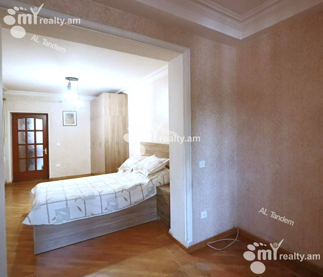 3 bedroom apartment for rent Isahakyan St, Center Yerevan, 156041