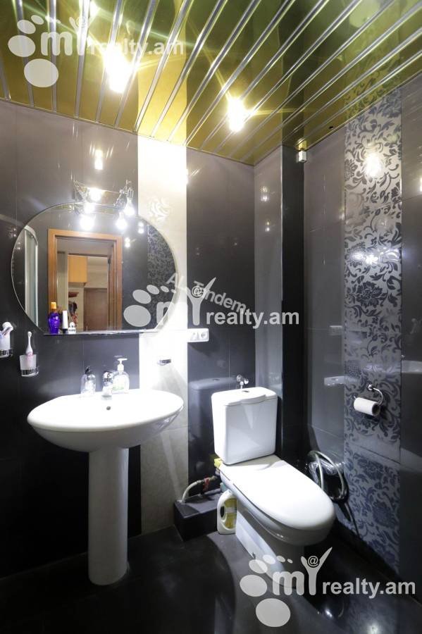 3 bedroom apartment for rent Isahakyan St, Center Yerevan, 156041