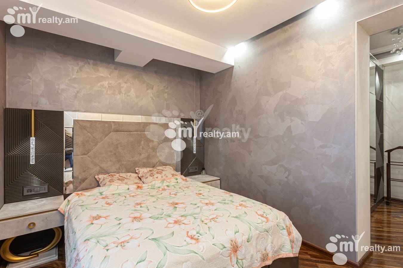 5 bedroom apartment for sale Tsitsernakaberd Highway, Center Yerevan, 149530