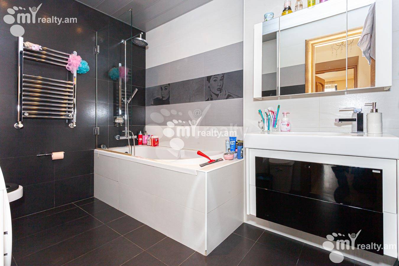 Купить 3 комнатную квартиру Таманян ул, Центр Ереван, 155019