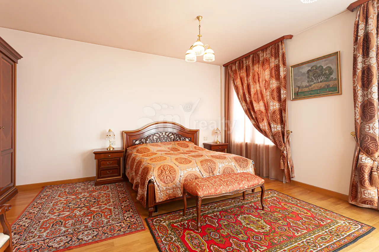 4 bedroom apartment for sale D. Demirchyan St, Center Yerevan, 161661