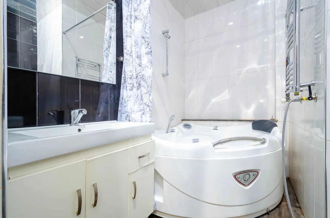 3 bedroom apartment for rent Mamikoniants St, Arabkir Yerevan, 160189