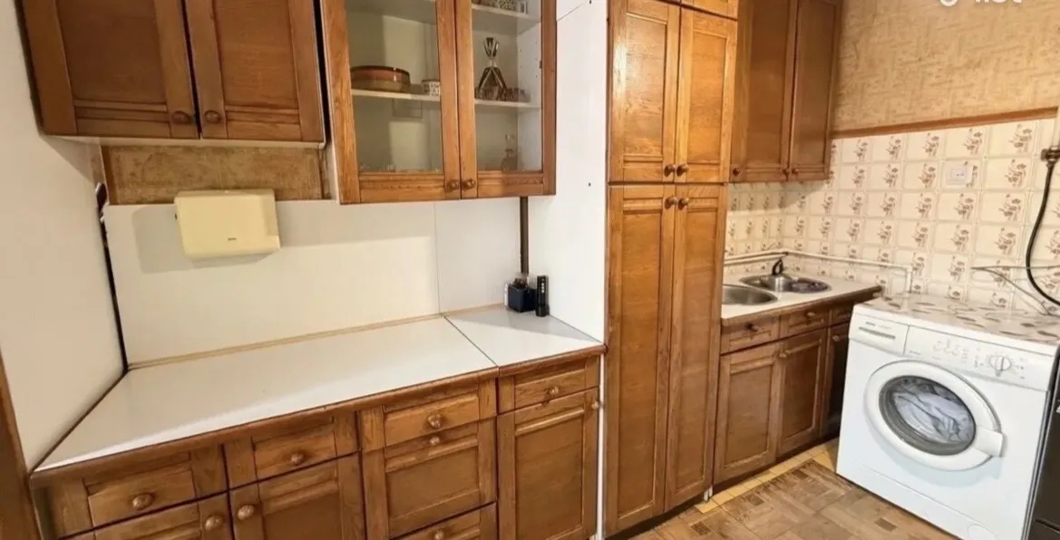 3 bedroom apartment for sale Heratsi St, Center Yerevan, 160333