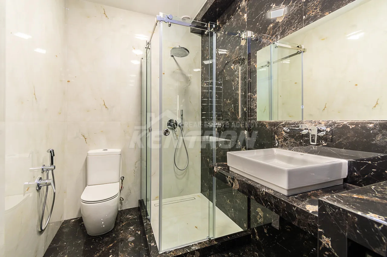 Купить 3 комнатную квартиру Гогол ул., Канакер-Зейтун Ереван, 159252