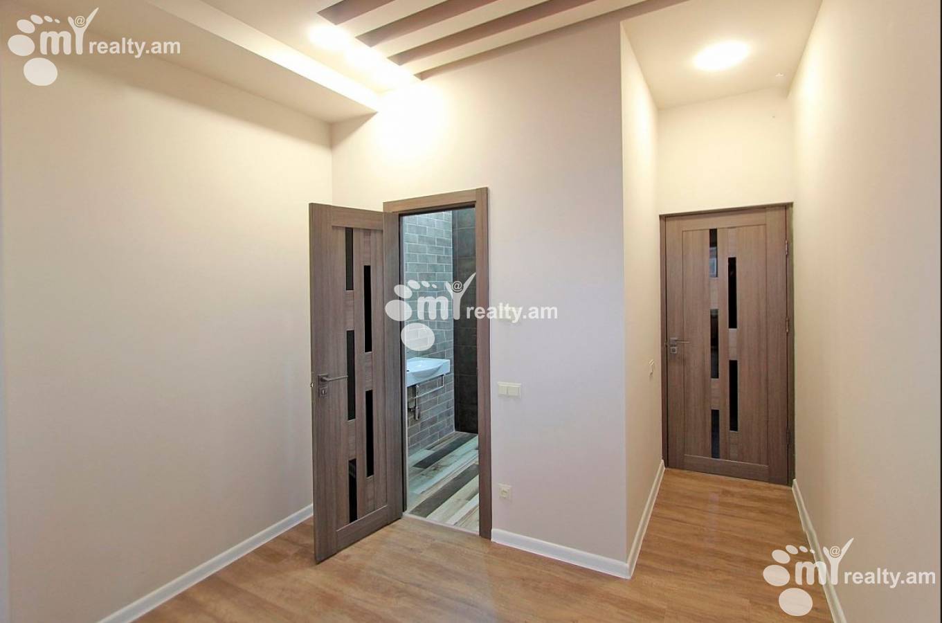 3 սենյականոց բնակարան  Մաշտոցի պող, Կենտրոն Երևան, 144552