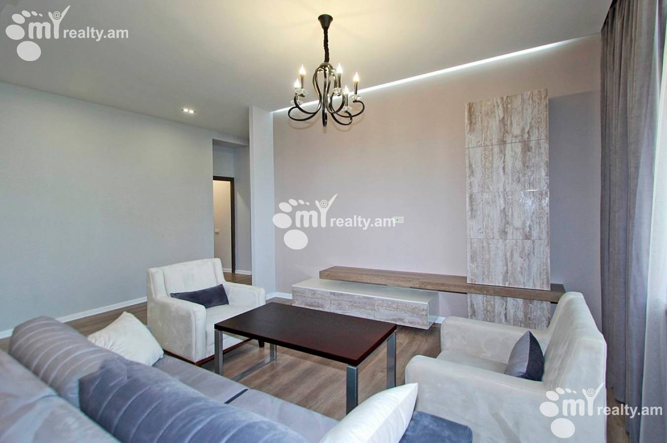 3 սենյականոց բնակարան  Մաշտոցի պող, Կենտրոն Երևան, 144552