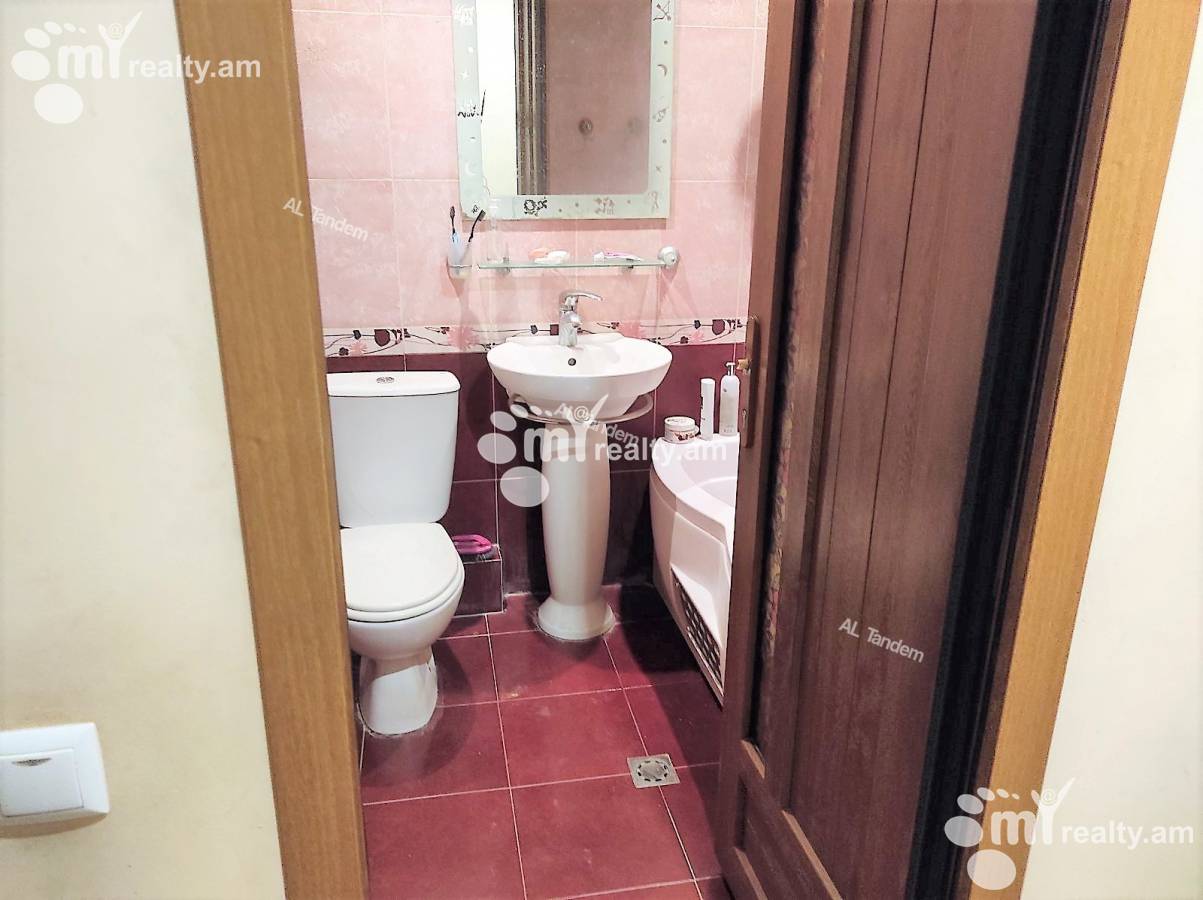 Купить 4 комнатную квартиру Г.Кочар ул, Арабкир Ереван, 125122