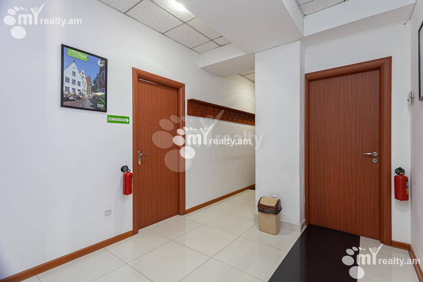 Снять коммерческoе помещение Мгер Мкртчян ул, Центр Ереван, 156329