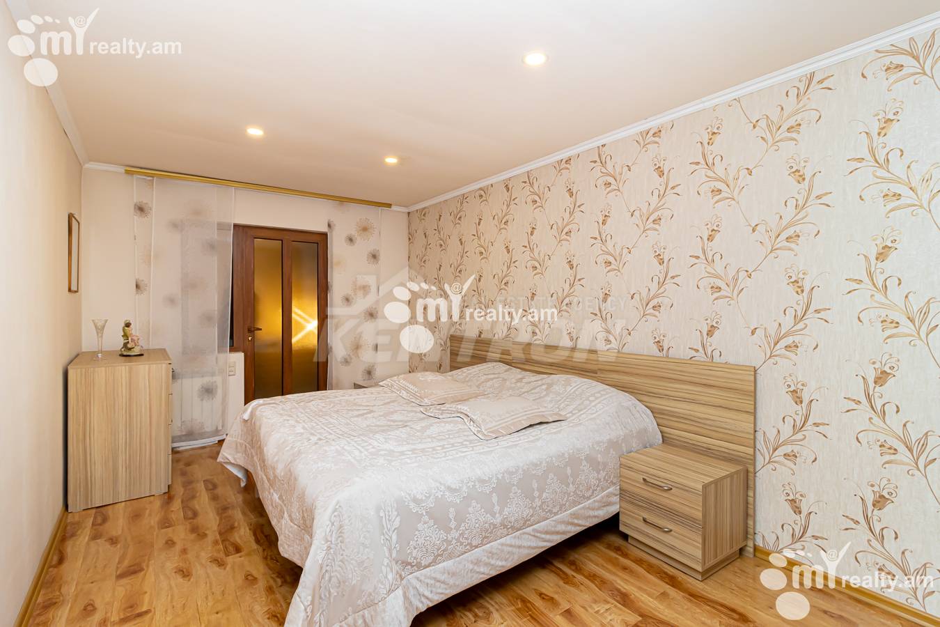 Купить 5 комнатную квартиру Г.Кочар ул, Арабкир Ереван, 154320