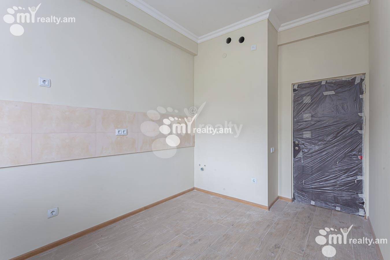 4 bedroom apartment for sale M․ Melqonyan str, Center Yerevan, 155075