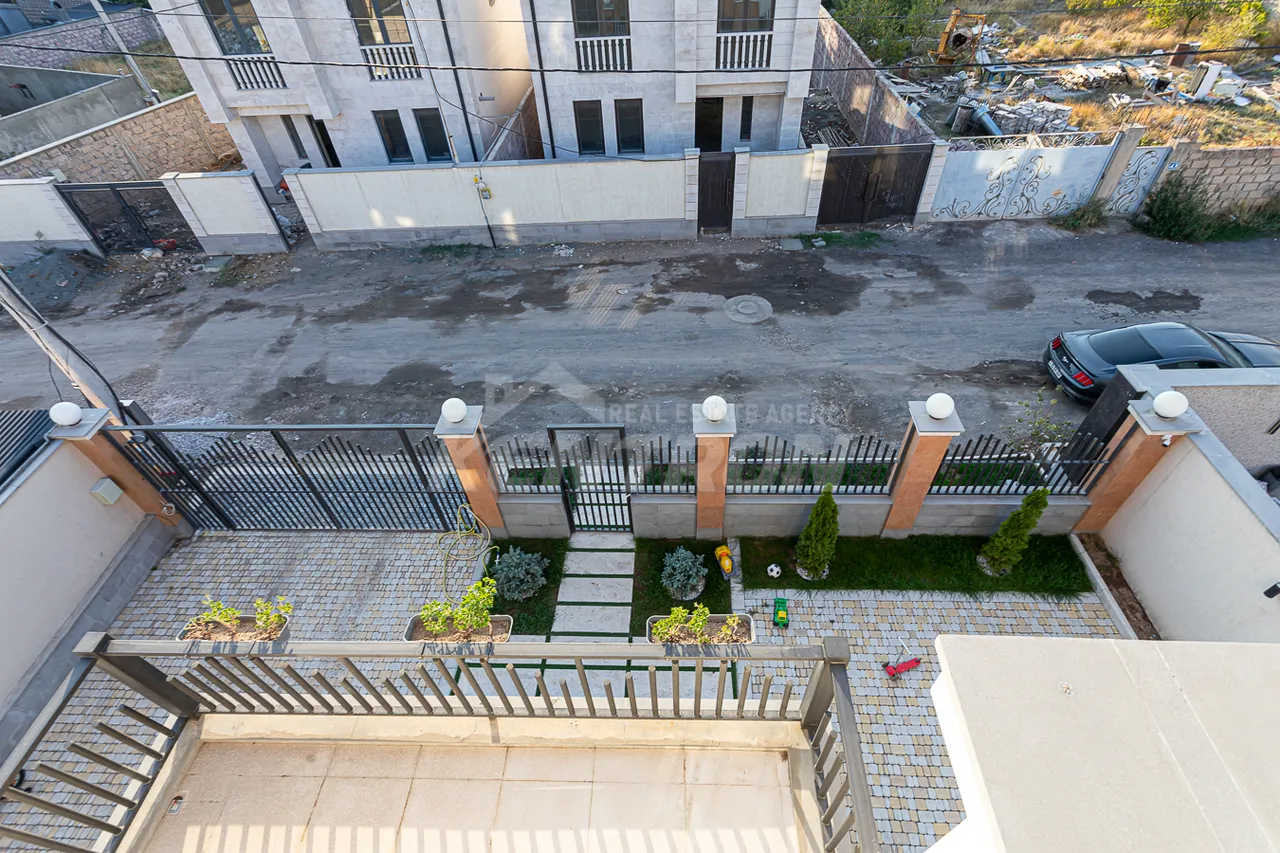 House for sale Paruyr Sevak dis., Avan Yerevan, 158077