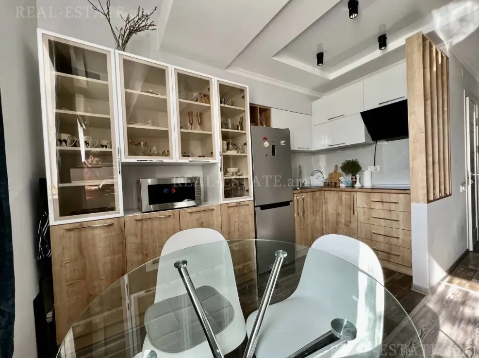 2 bedroom apartment for sale خیابان م. خورِناتسی, مرکز شهر ایروان, 159991