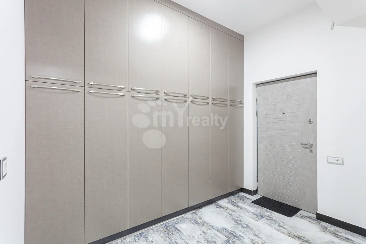 Снять 3 комнатную квартиру Паронян ул, Центр Ереван, 157980