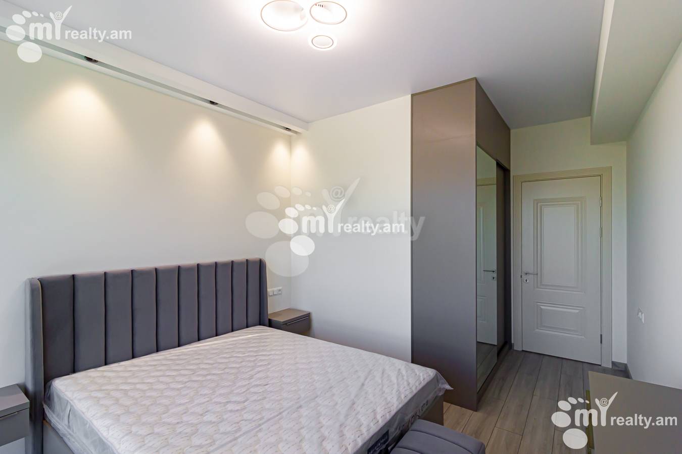 3 bedroom apartment for rent Paronyan St, Center Yerevan, 151466