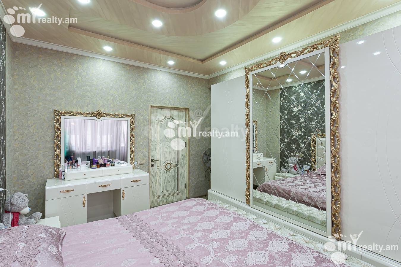 Купить 4 комнатную квартиру Аргишти ул, Центр Ереван, 143488