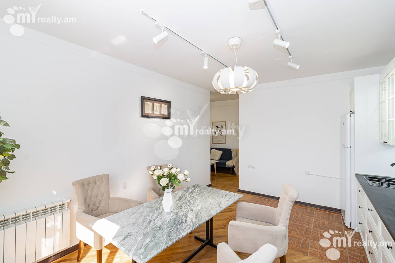 Купить 3 комнатную квартиру Московян ул, Центр Ереван, 146314