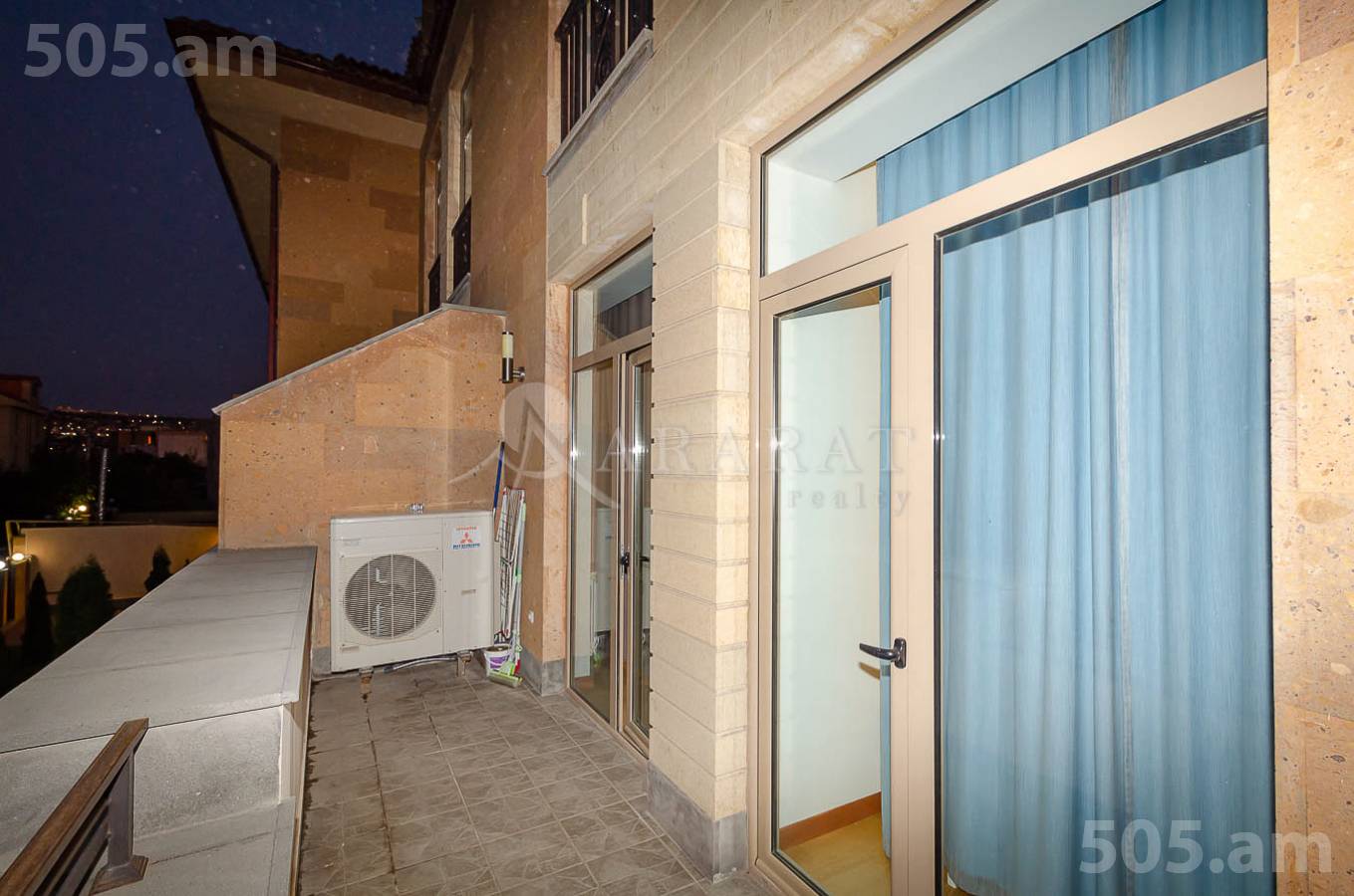 Купить 3 комнатную квартиру Антараин ул, Центр Ереван, 145038