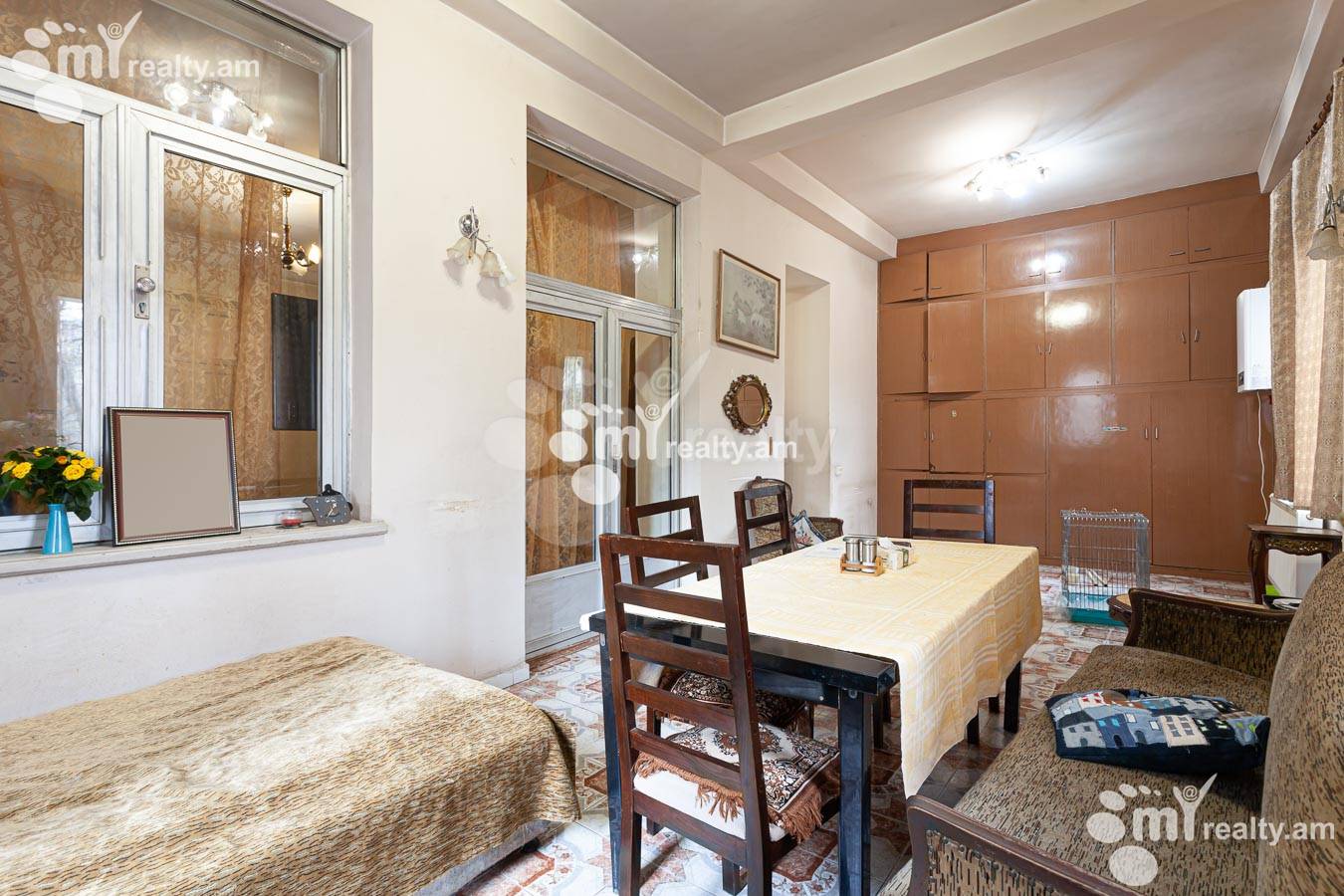 3 bedroom apartment for sale Tpagrichner St, Center Yerevan, 155196