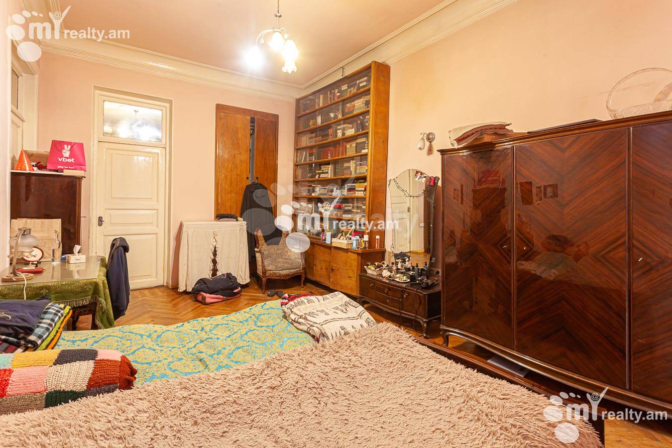 3 bedroom apartment for sale Tpagrichner St, Center Yerevan, 155196