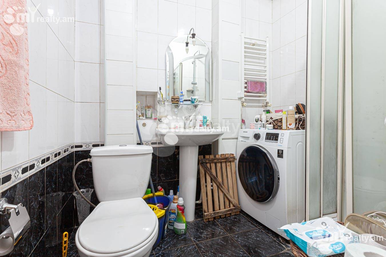 3 bedroom apartment for sale Tpagrichner St, Center Yerevan, 155196