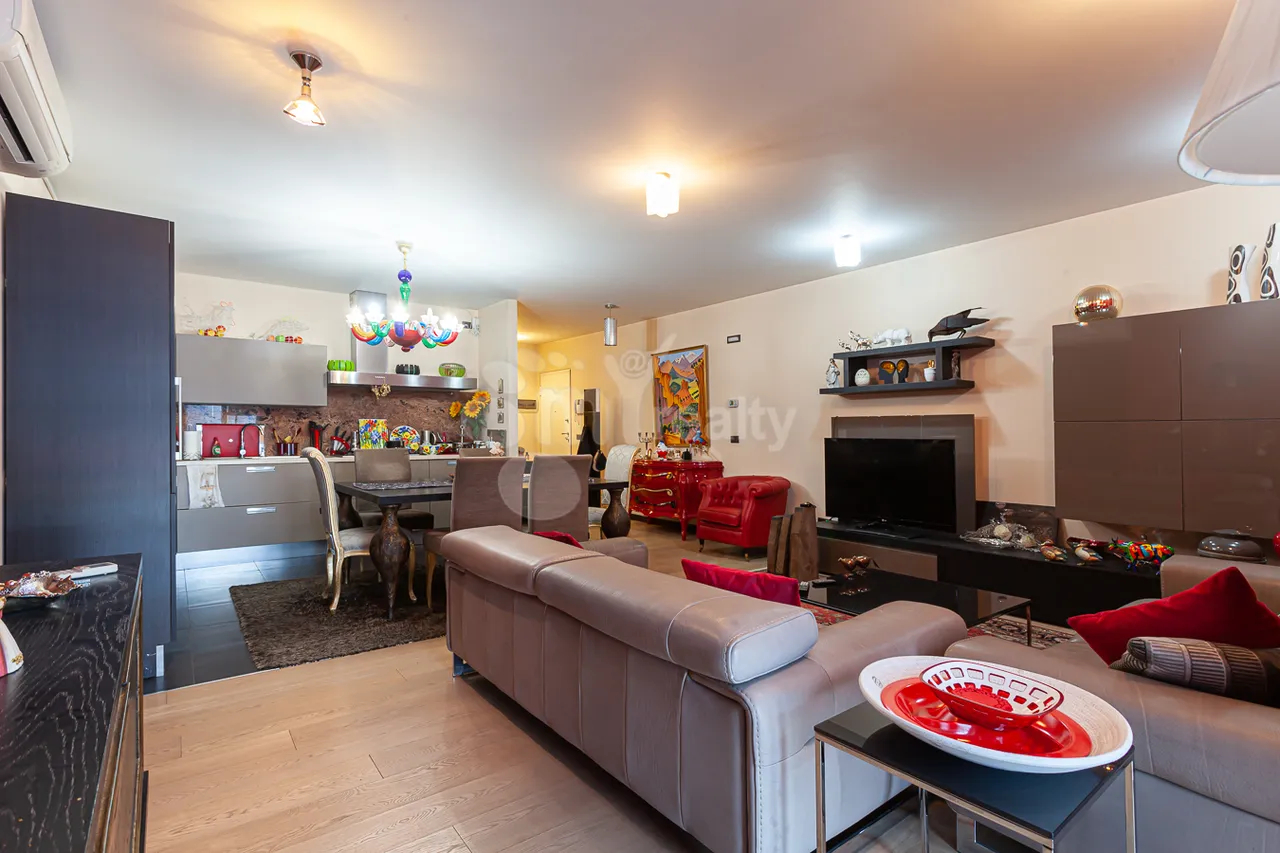 3 bedroom apartment for sale Vazgen Sargsyan St, Center Yerevan, 159356