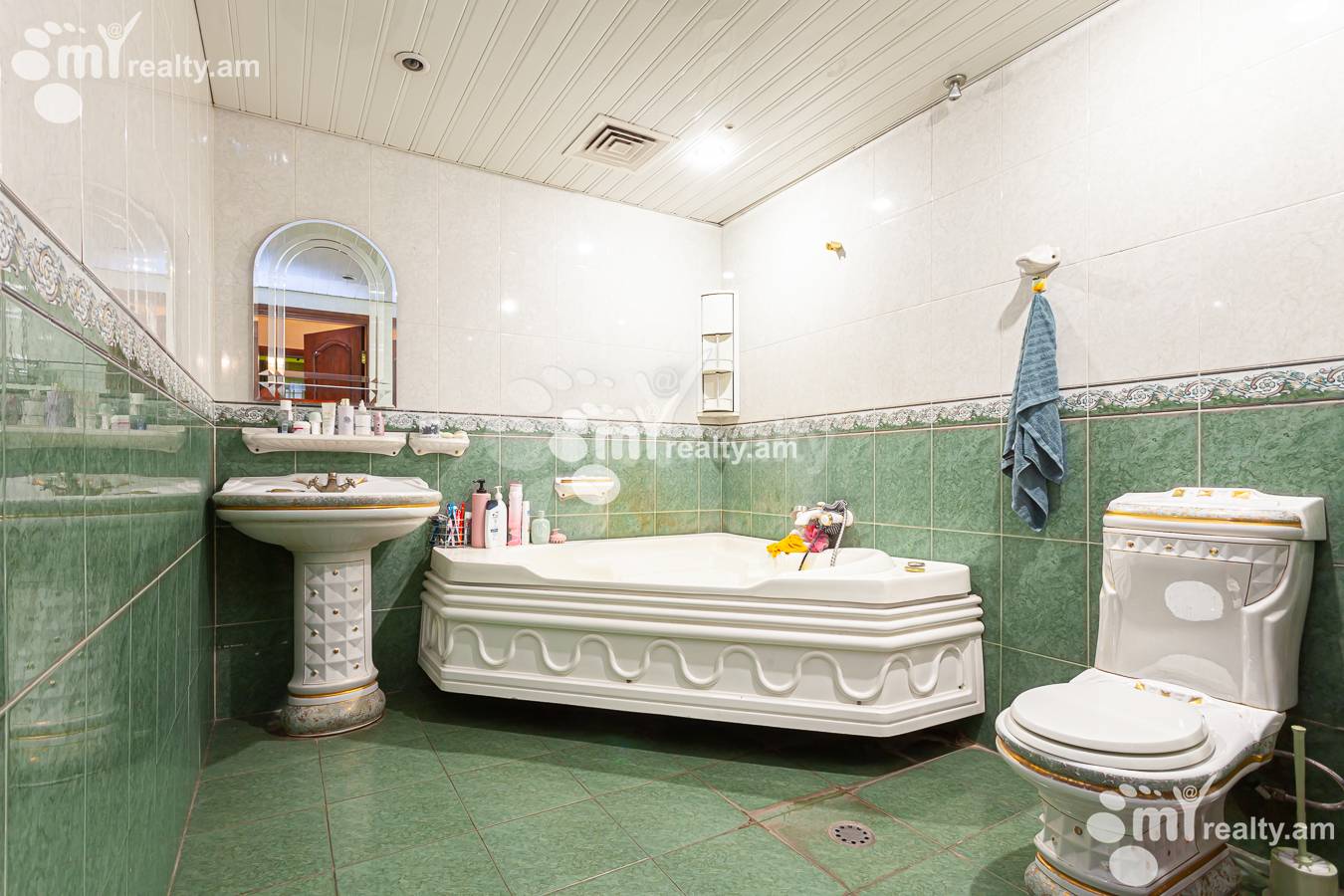 3 bedroom apartment for sale A.Petrosyan St, Center Yerevan, 155413