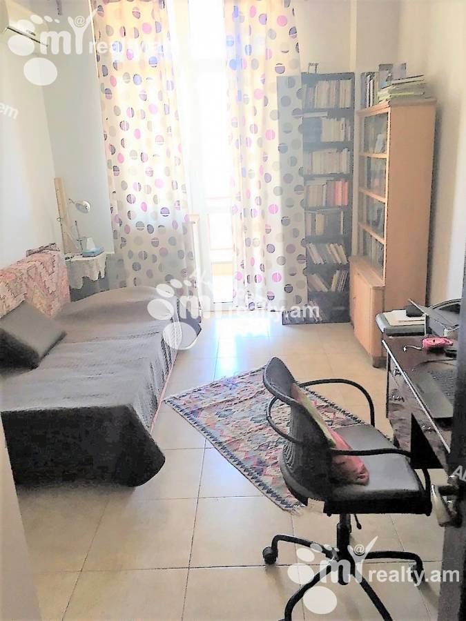 3 bedroom apartment for sale Rostom St, Center Yerevan, 142274