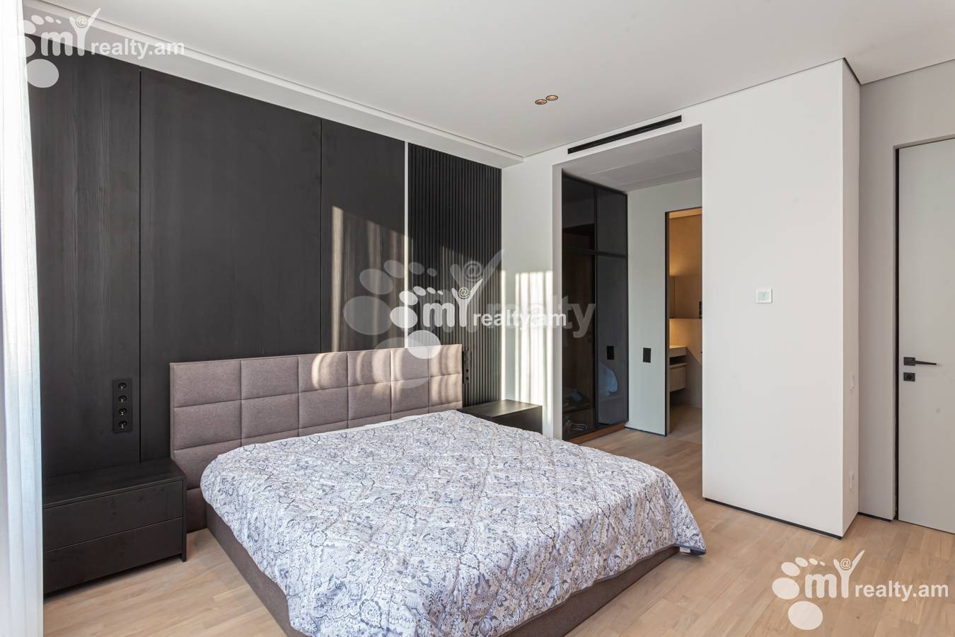 4 bedroom apartment for rent Aram St, Center Yerevan, 155640