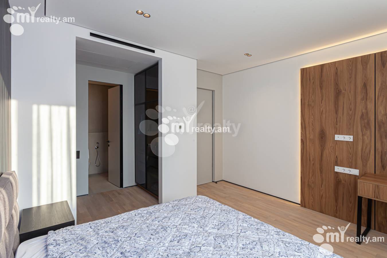 4 bedroom apartment for rent Aram St, Center Yerevan, 155640