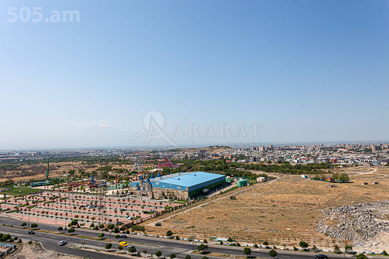 Купить 3 комнатную квартиру М․ Мелконян ул, Центр Ереван, 153100