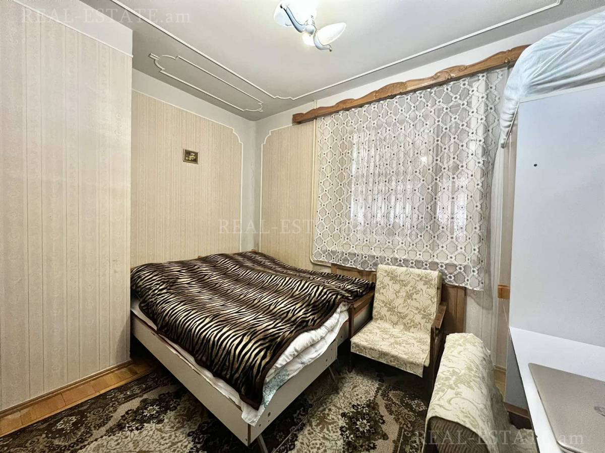 Купить 3 комнатную квартиру Врацакан ул, Арабкир Ереван, 129611