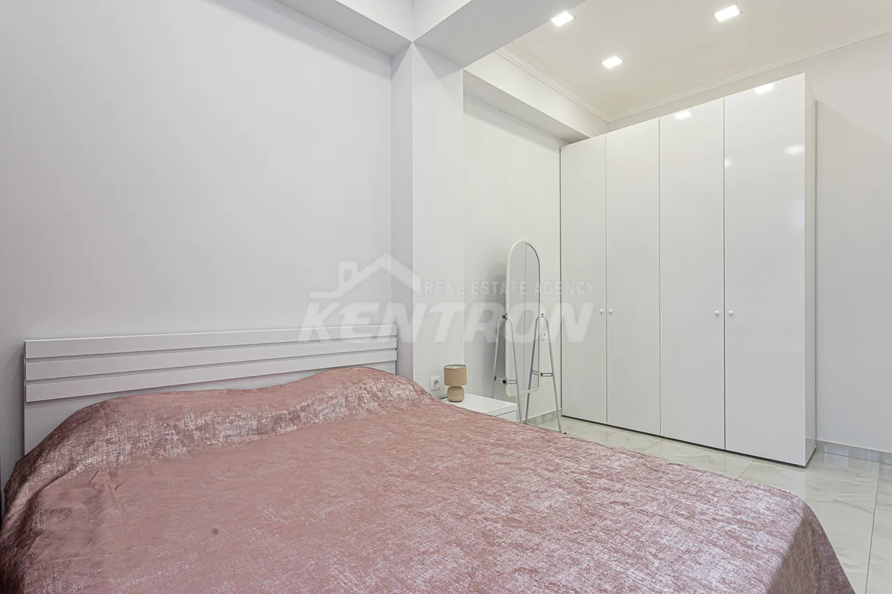 2 սենյականոց բնակարան վարձով Հանրապետության փող, Կենտրոն Երևան, 158039