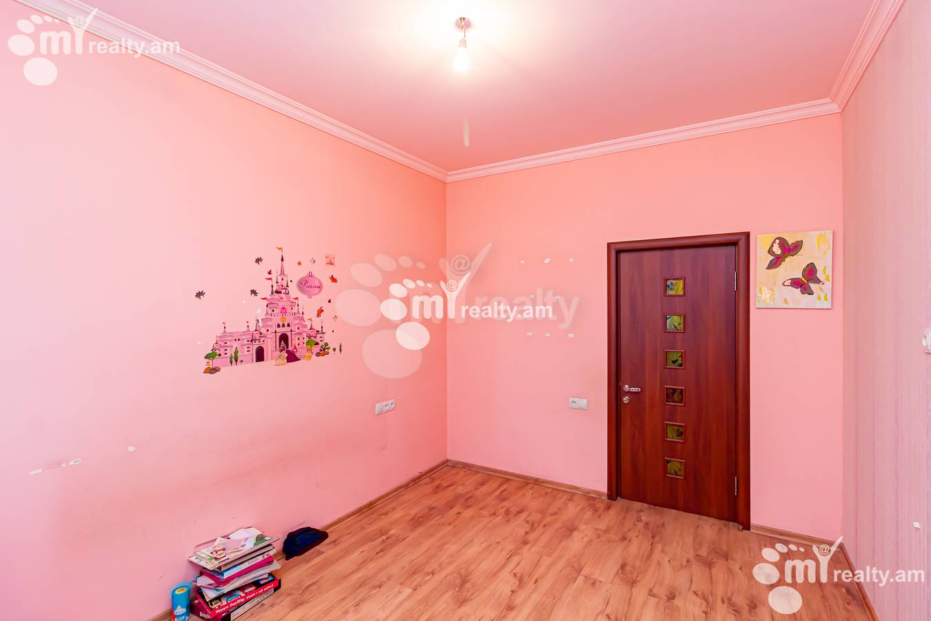 Купить 5 комнатную квартиру Баграмян пр(Кентрон), Центр Ереван, 151292