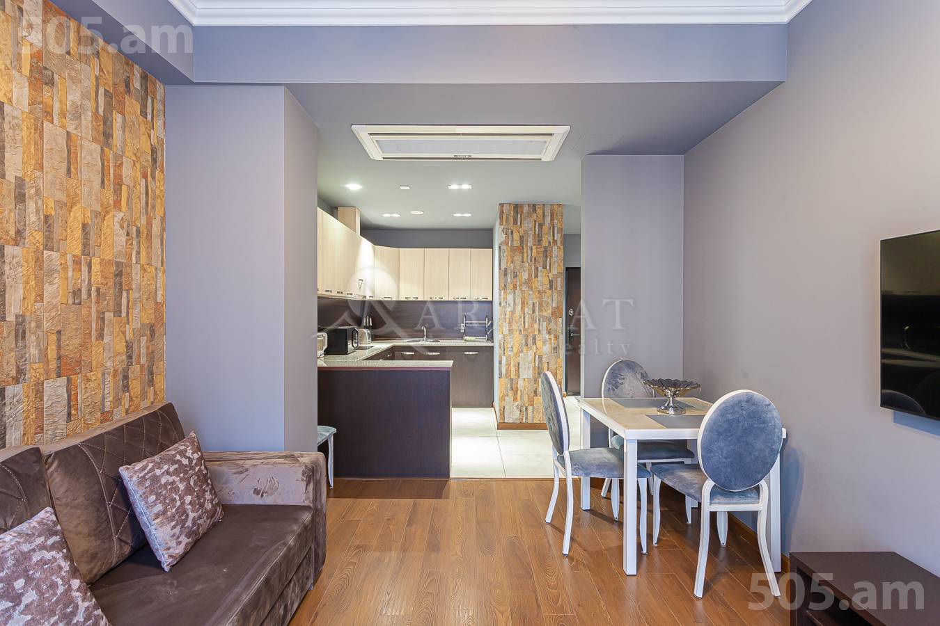 2 bedroom apartment for rent Buzand St, Center Yerevan, 152135