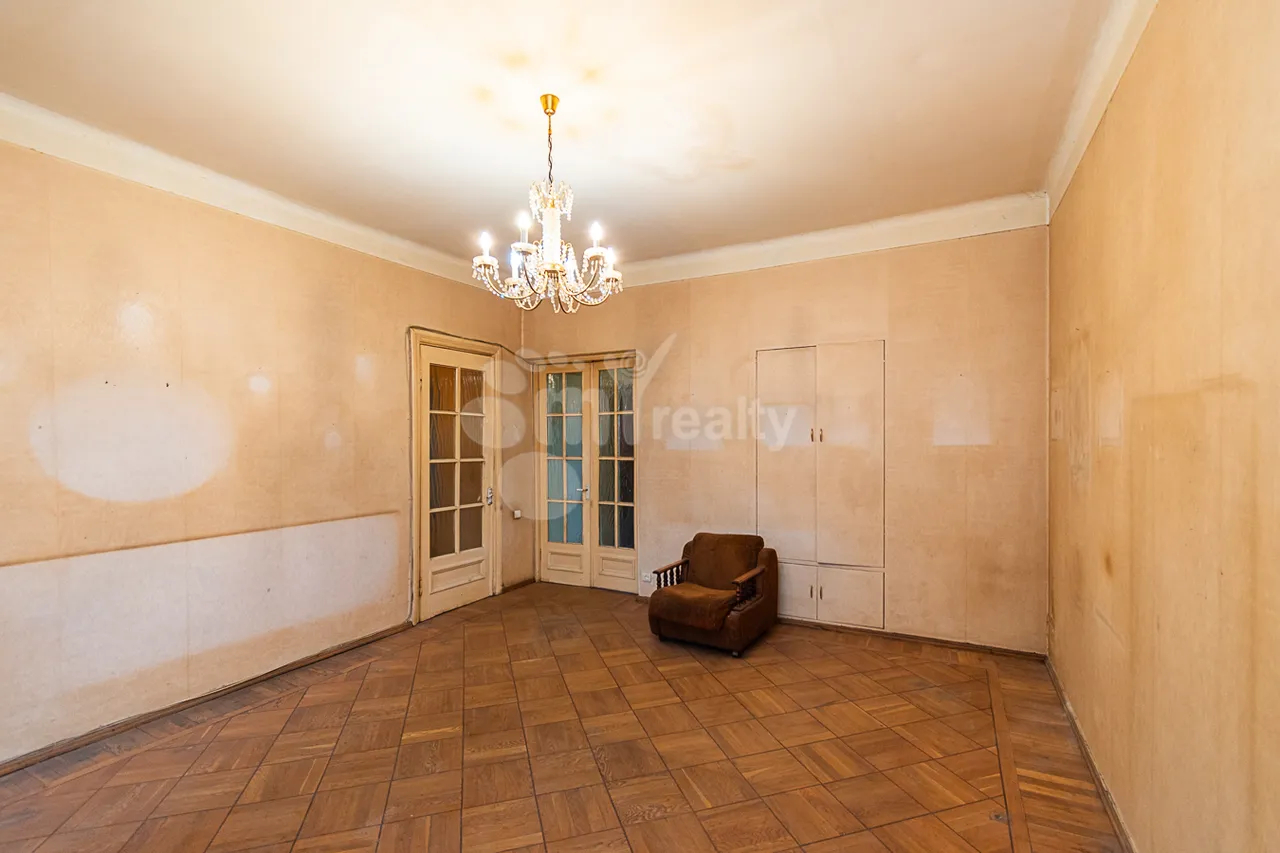 3 bedroom apartment for sale خیابان ابوویان, مرکز شهر ایروان, 160652